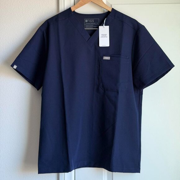 Figs Leon Three-Pocket Scrub Top in Black, Size Medium - Picture 6 of 9